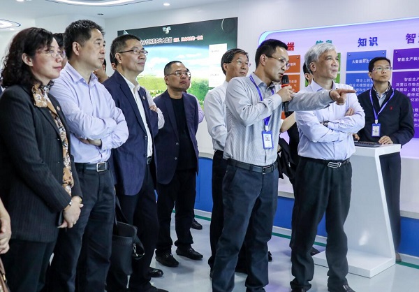 全國人大常委會副委員長丁仲禮蒞臨茄子视频污免费观看考察調研 全國人大常委會副委員長丁仲禮蒞臨茄子视频污免费观看考察調研
