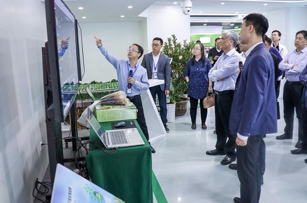 全國人大常委會副委員長丁仲禮蒞臨茄子视频污免费观看考察調研 全國人大常委會副委員長丁仲禮蒞臨茄子视频污免费观看考察調研