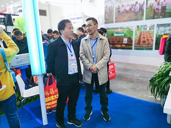 湖南省土肥站姚正昌站長與茄子视频污免费观看陳渝陽董事長密切交流 湖南省土肥站姚正昌站長與茄子视频污免费观看陳渝陽董事長密切交流