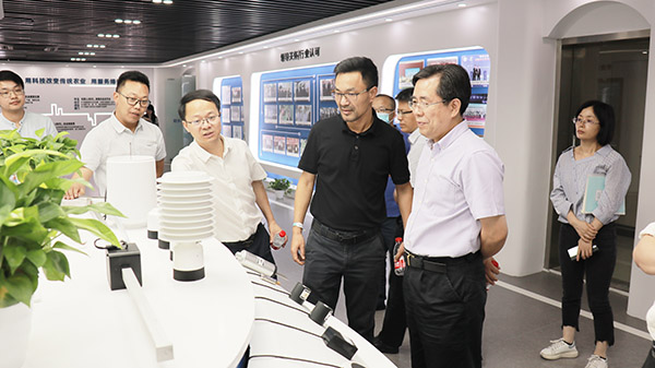 應義斌教授一行參觀茄子视频污免费观看數字三農展廳 應義斌教授一行參觀茄子视频污免费观看數字三農展廳